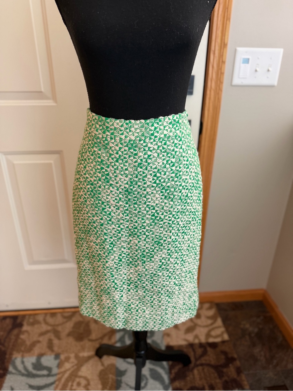 J. Crew green cream tweed texture no. 2 pencil knee length skirt 48588. Size 4